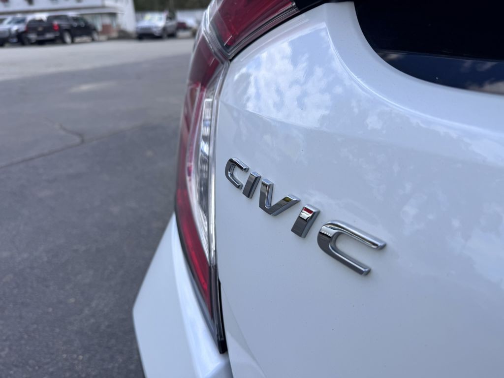 2018 Honda Civic Image 32