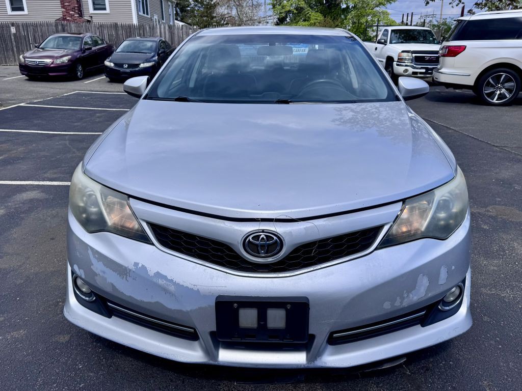 2013 Toyota Camry Image 2