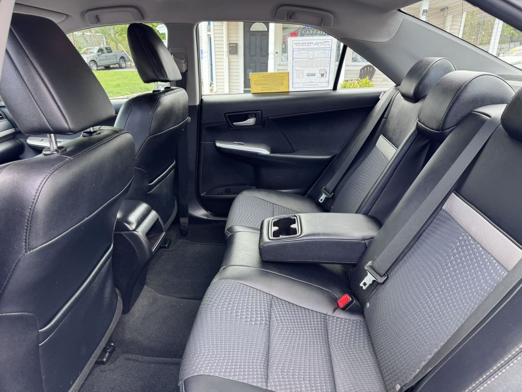 2013 Toyota Camry Image 24
