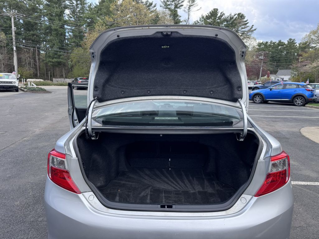 2013 Toyota Camry Image 25
