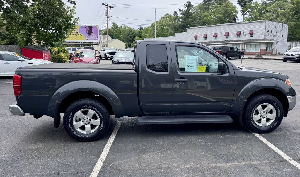 2010 Nissan Frontier Image 8