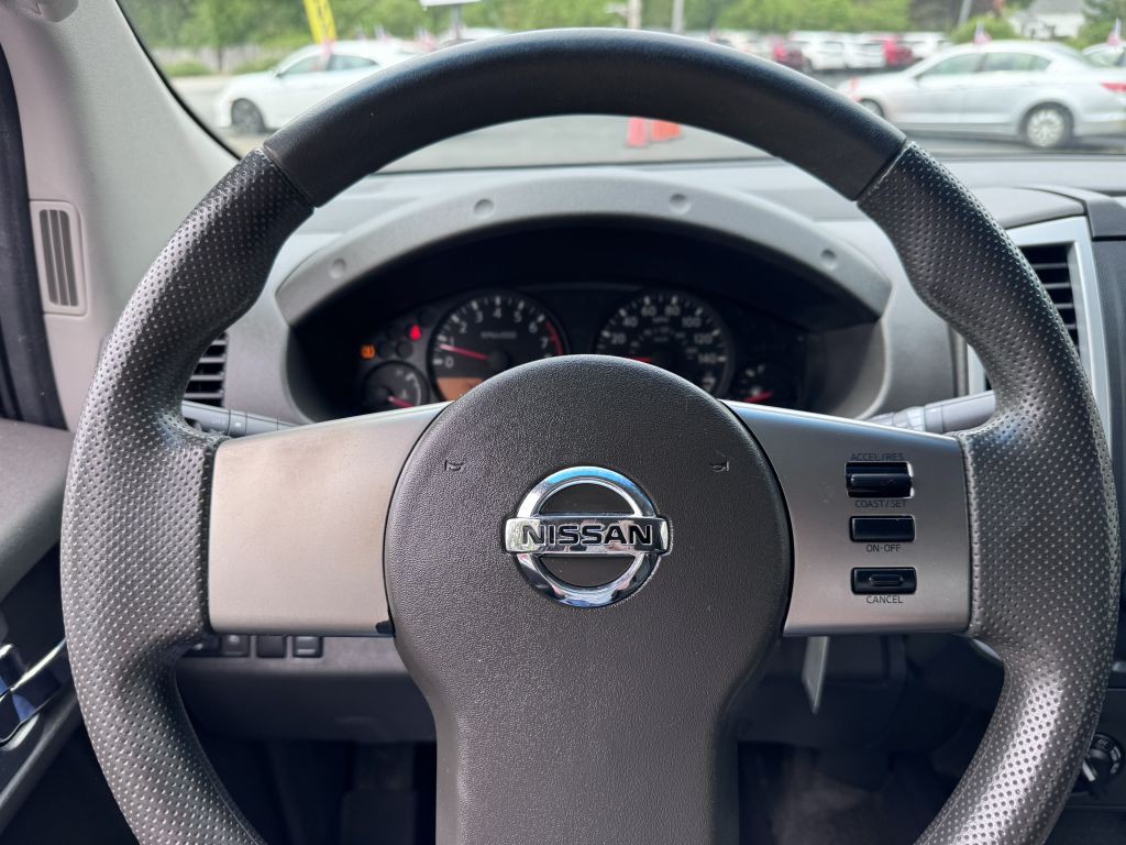 2010 Nissan Frontier Image 18