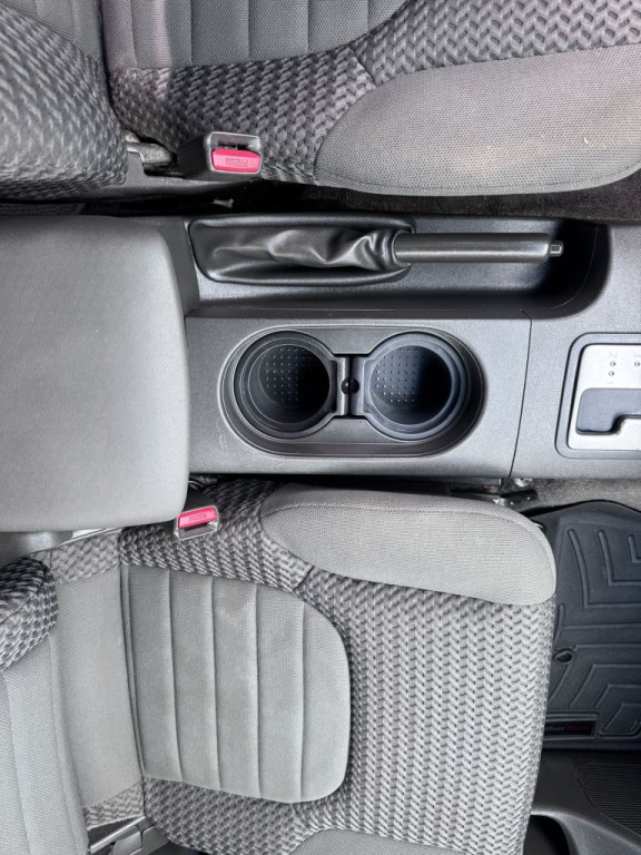 2010 Nissan Frontier Image 21