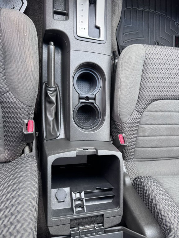 2010 Nissan Frontier Image 22