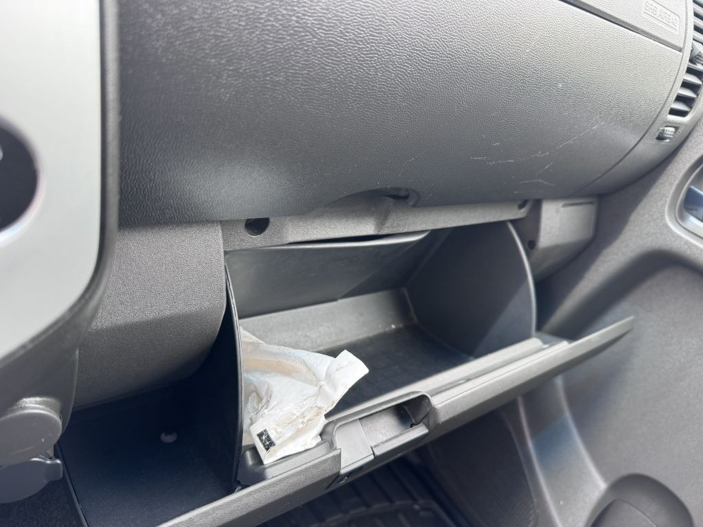 2010 Nissan Frontier Image 23