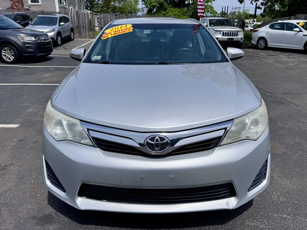 2014 Toyota Camry Image 2