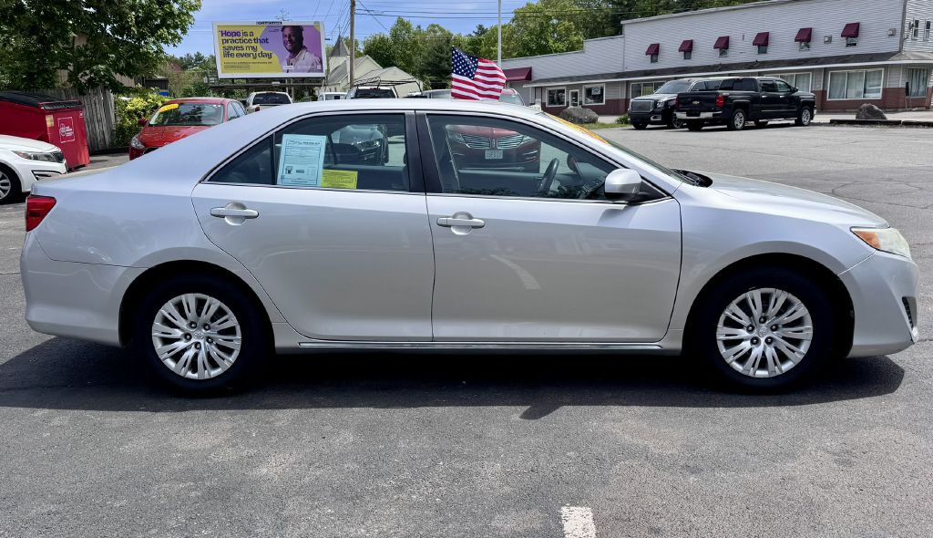 2014 Toyota Camry Image 4