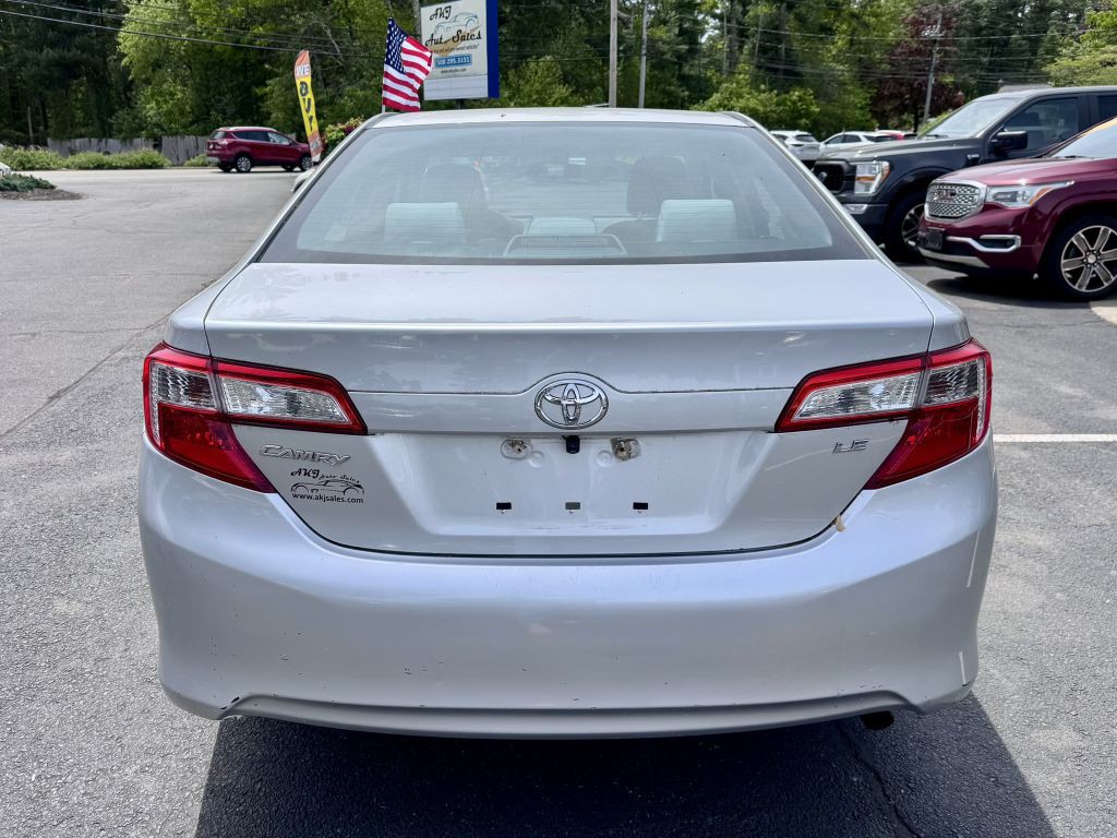 2014 Toyota Camry Image 6