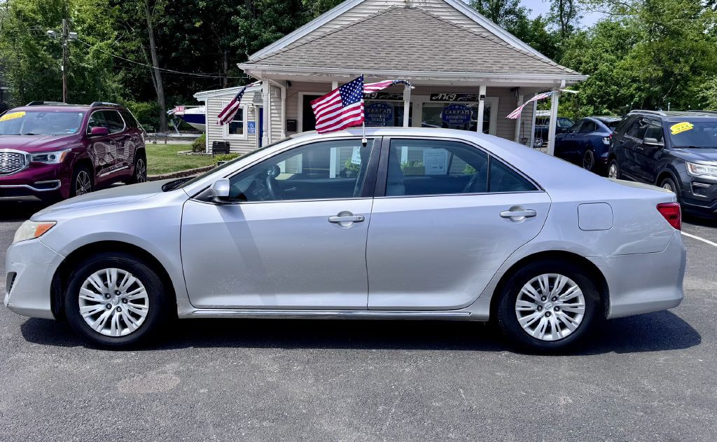 2014 Toyota Camry Image 8