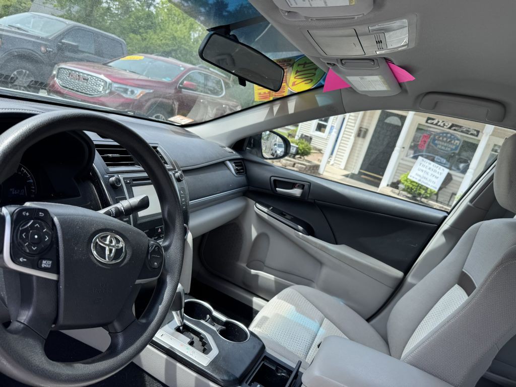 2014 Toyota Camry Image 9