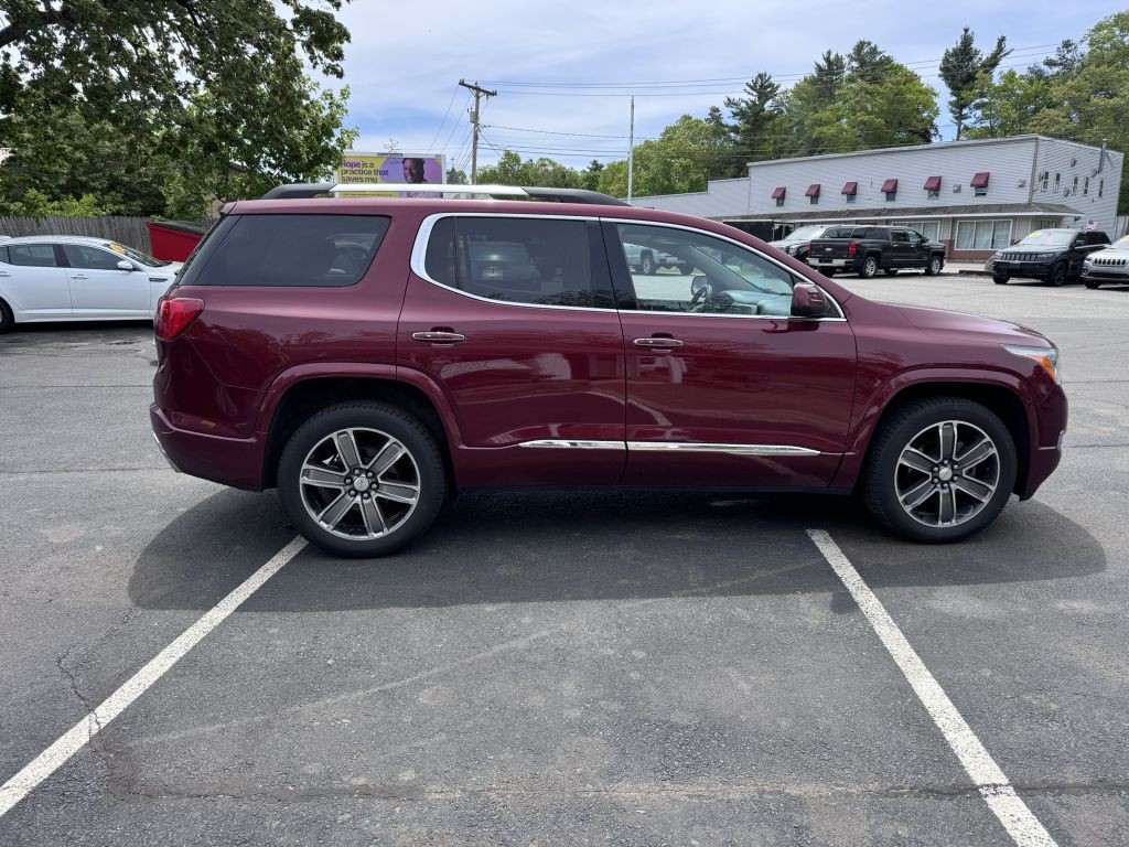 2017 GMC Acadia Image 9