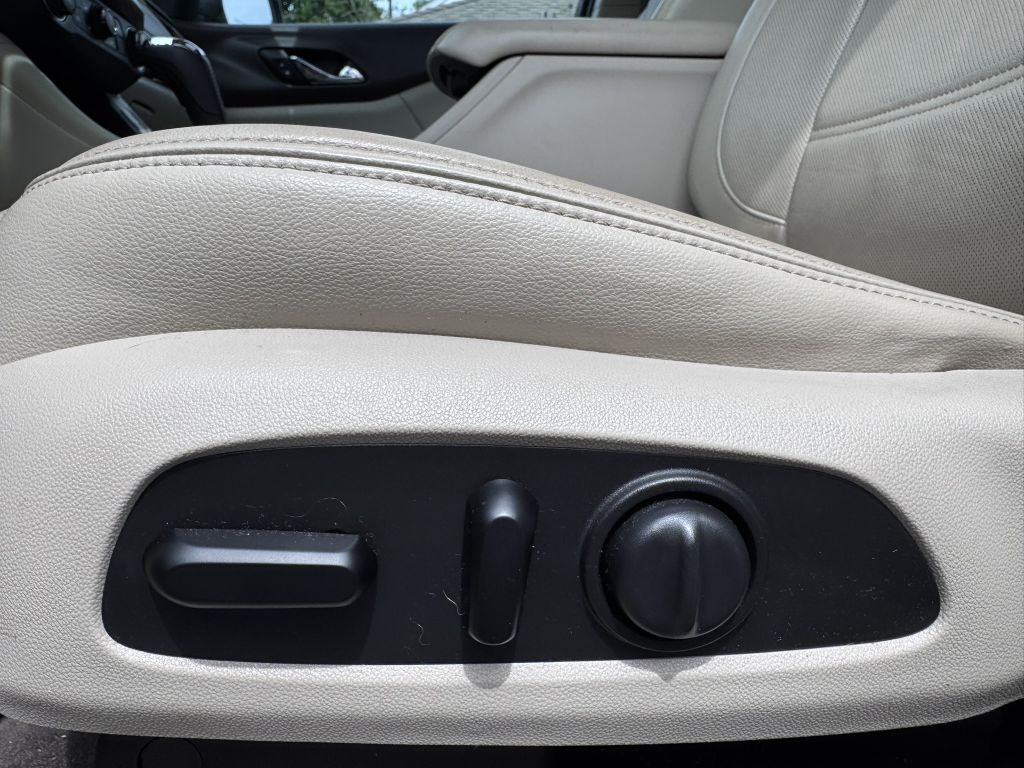 2017 GMC Acadia Image 16