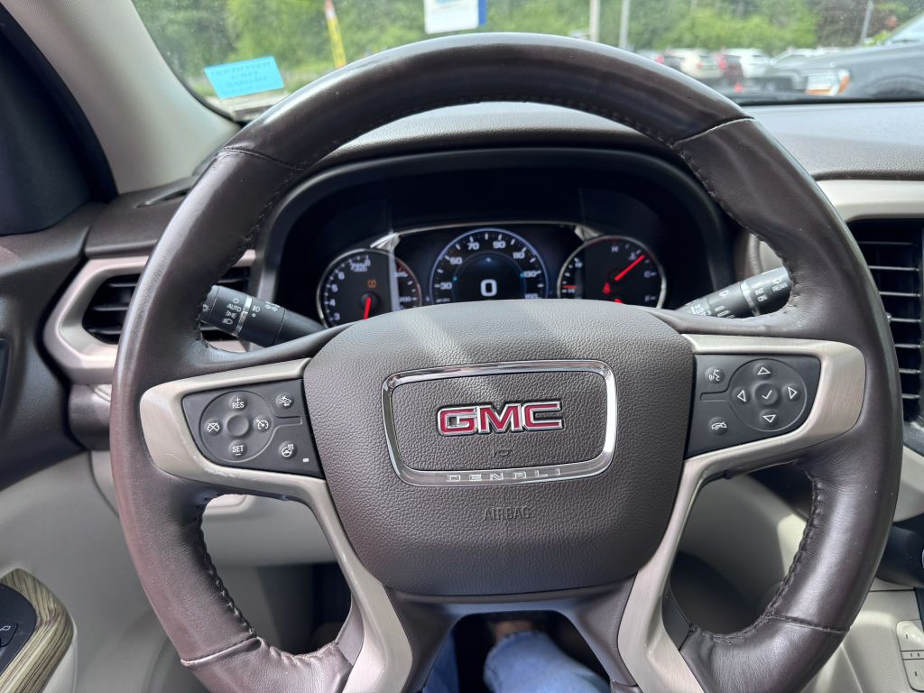 2017 GMC Acadia Image 18