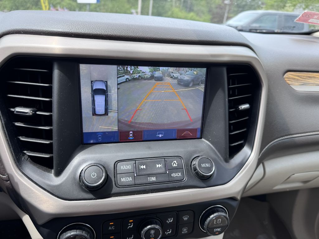 2017 GMC Acadia Image 21