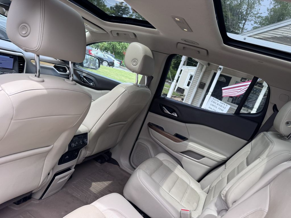 2017 GMC Acadia Image 24