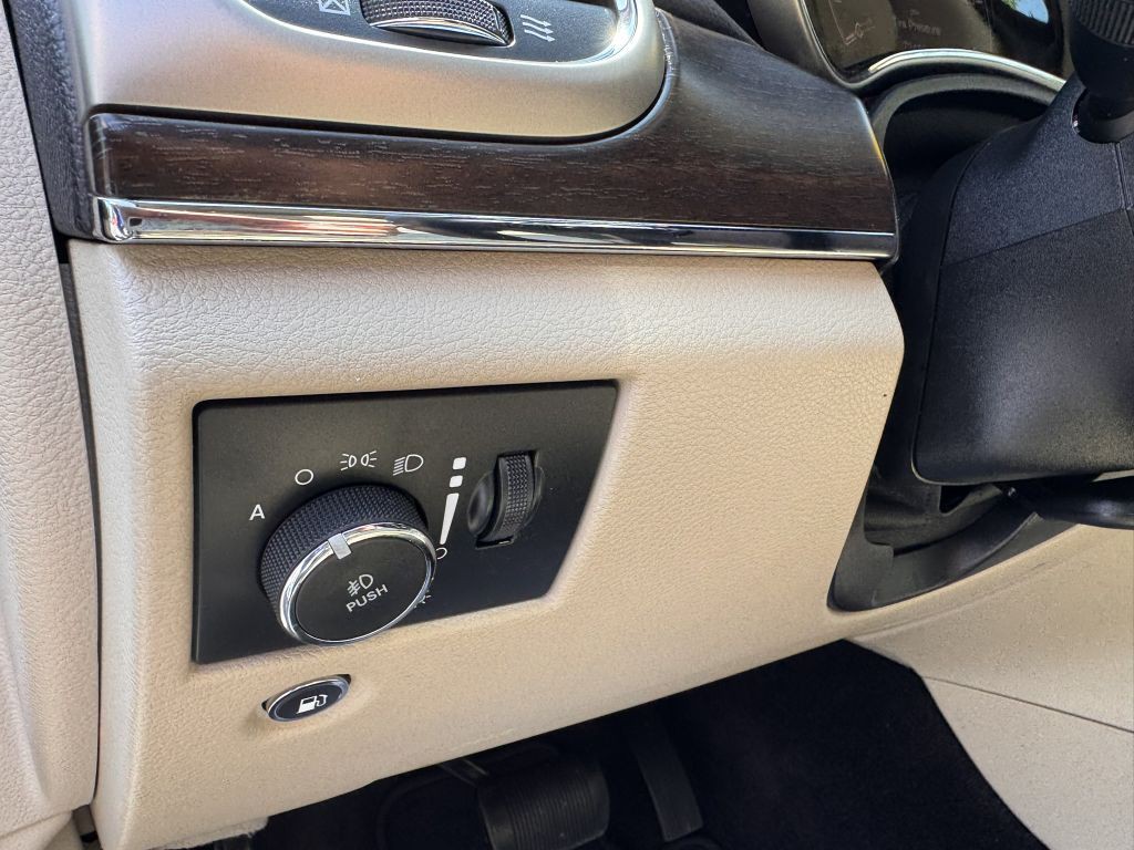 2017 Jeep Grand Cherokee Image 18