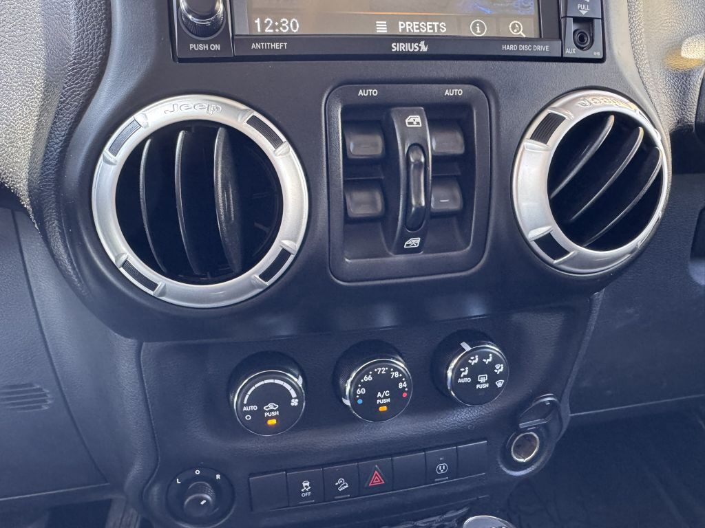 2014 Jeep Wrangler Unlimited Image 20