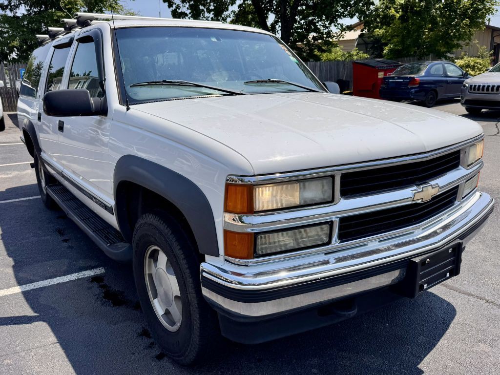 1999 Chevrolet Suburban Image 3