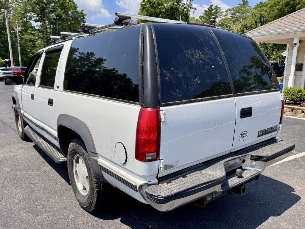 1999 Chevrolet Suburban Image 4