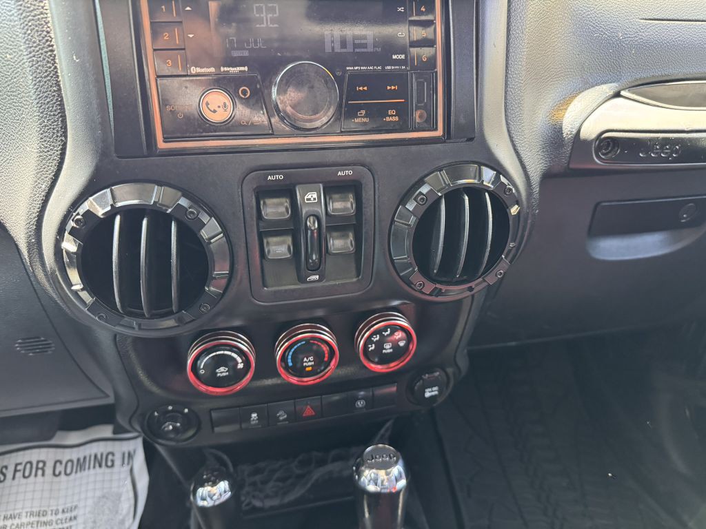 2013 Jeep Wrangler Unlimited Image 18