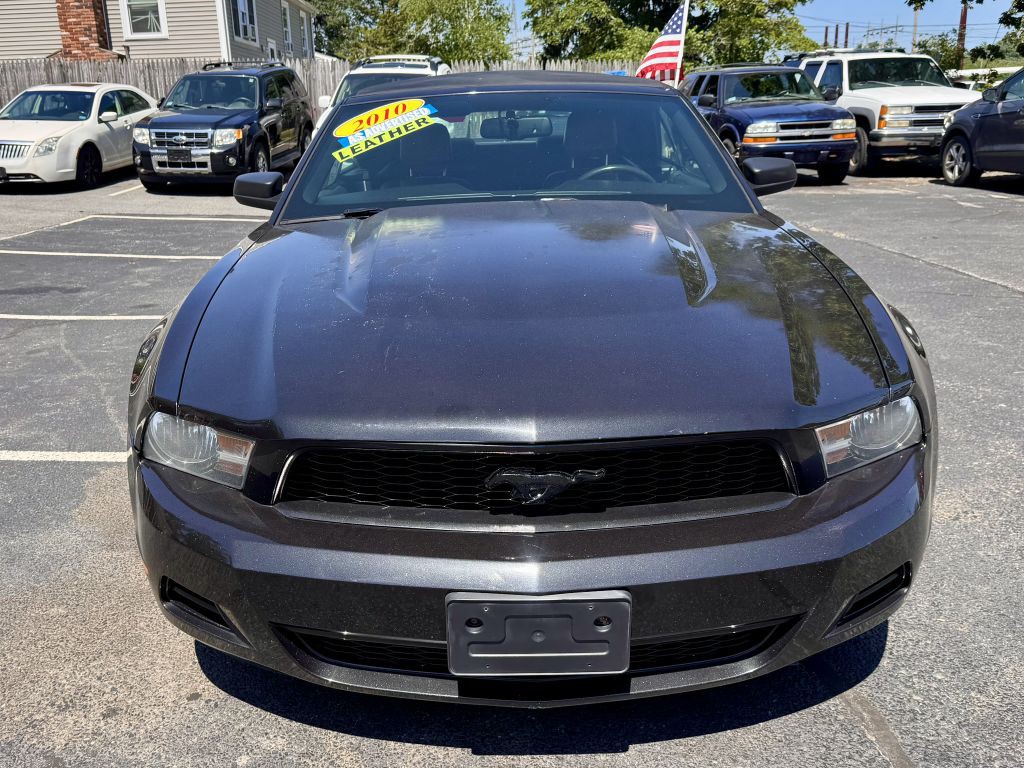 2010 Ford Mustang Image 2