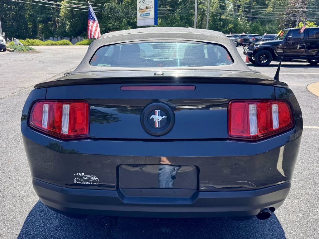 2010 Ford Mustang Image 6