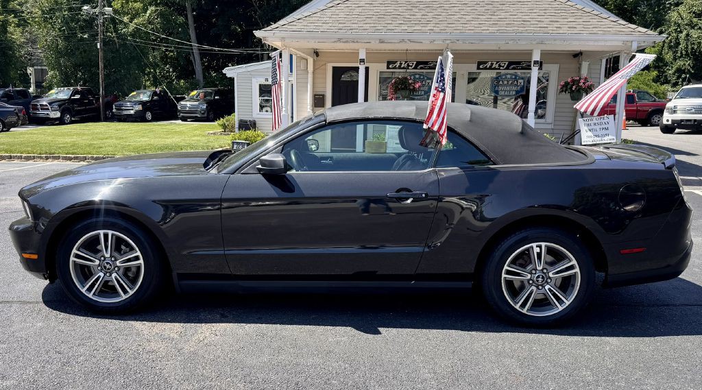 2010 Ford Mustang Image 8