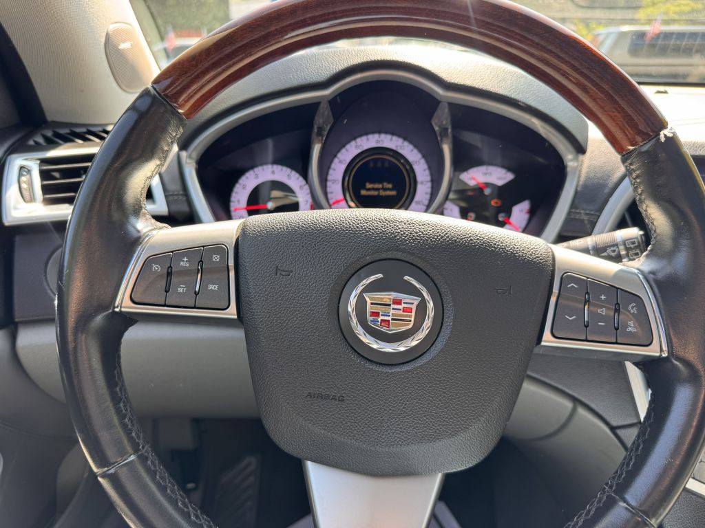 2010 Cadillac SRX Image 18