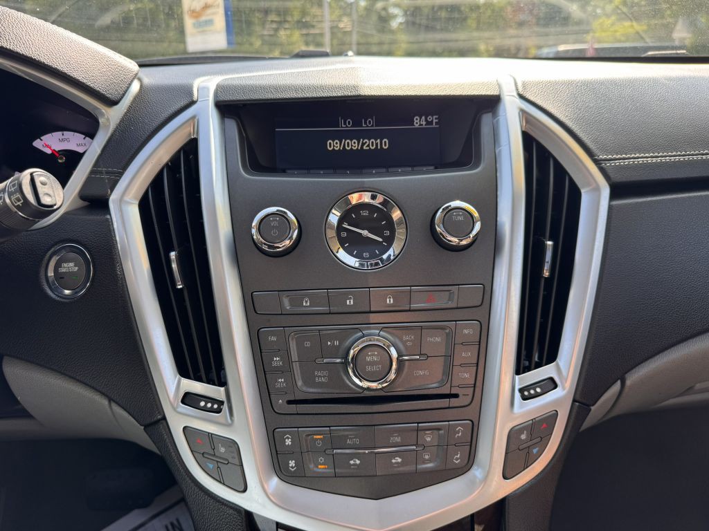 2010 Cadillac SRX Image 20