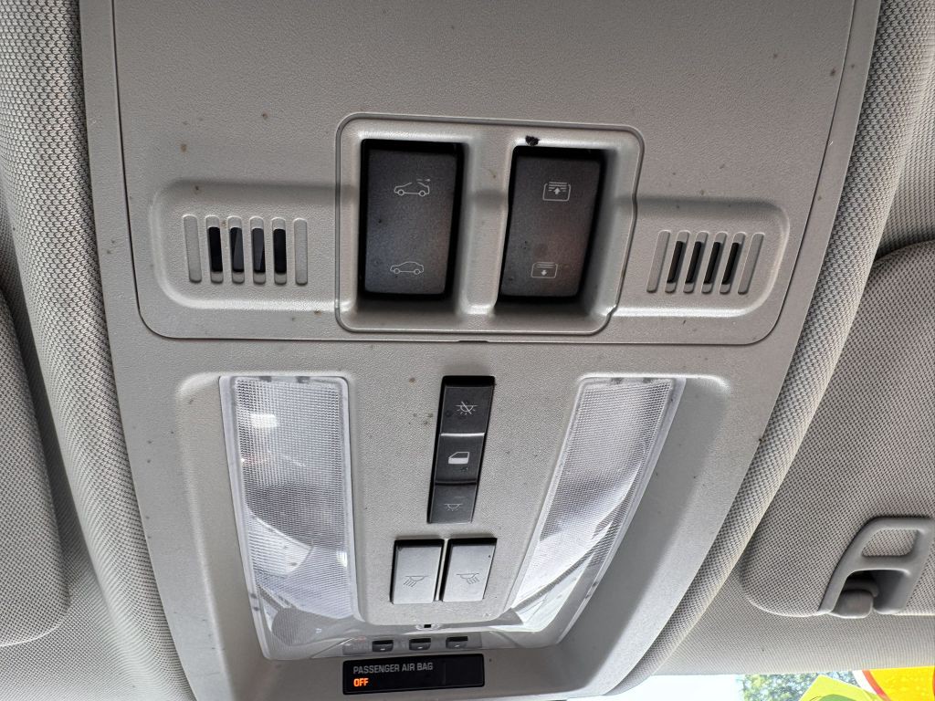 2010 Cadillac SRX Image 25