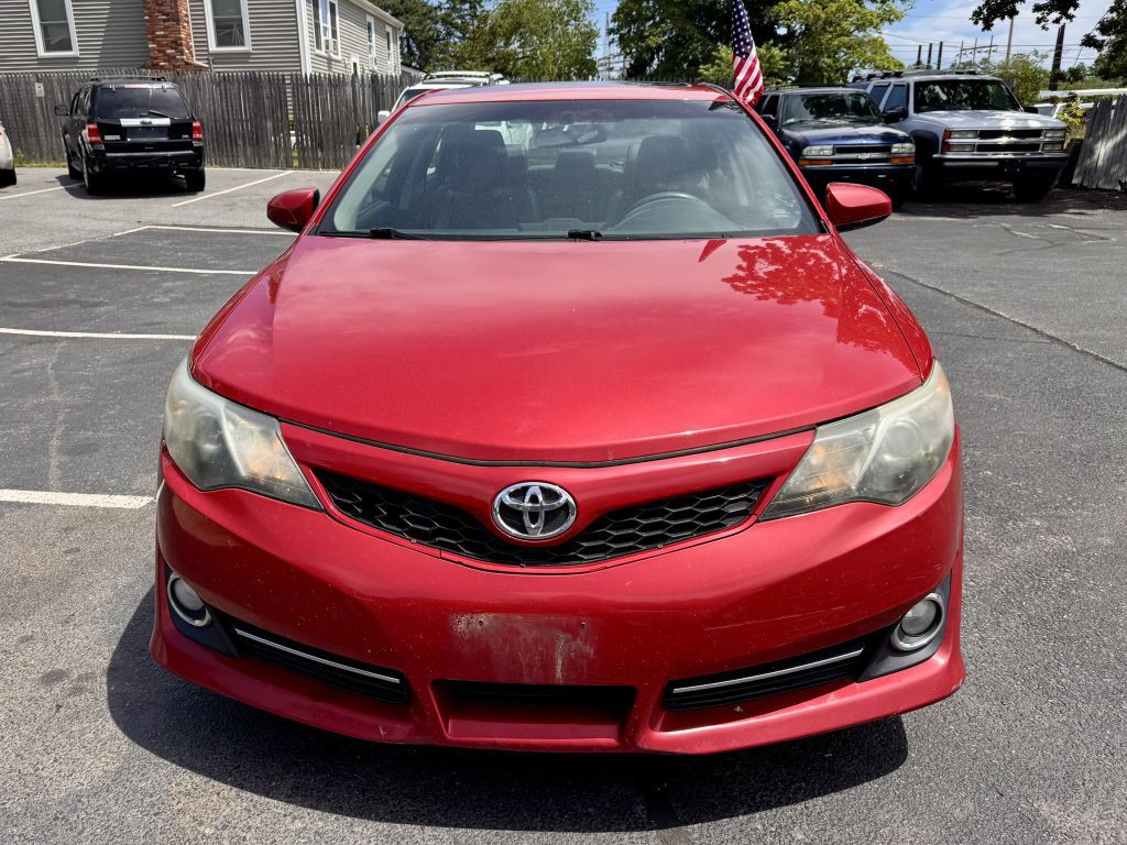 2013 Toyota Camry Image 2