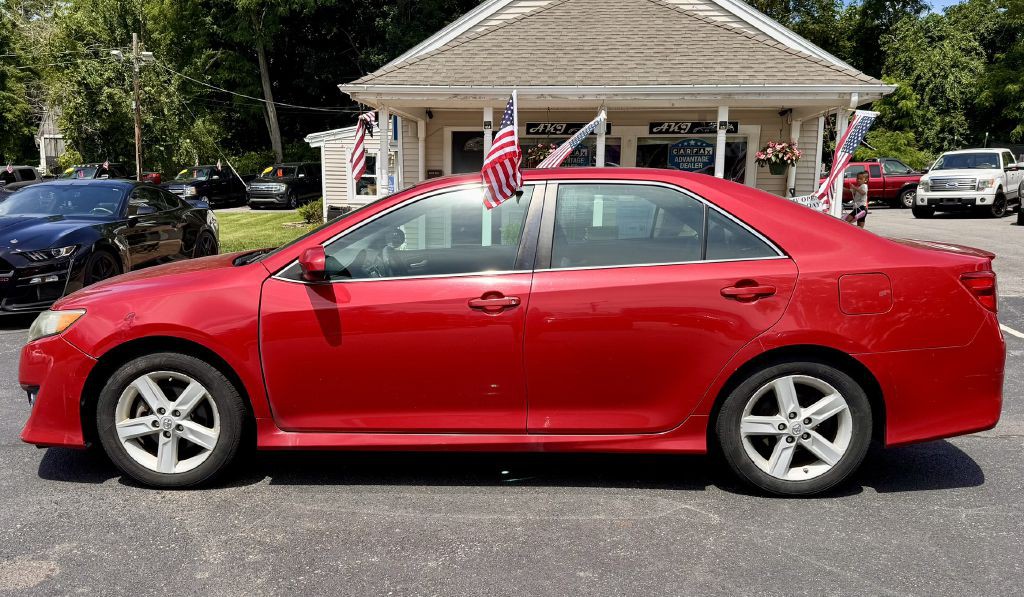 2013 Toyota Camry Image 8