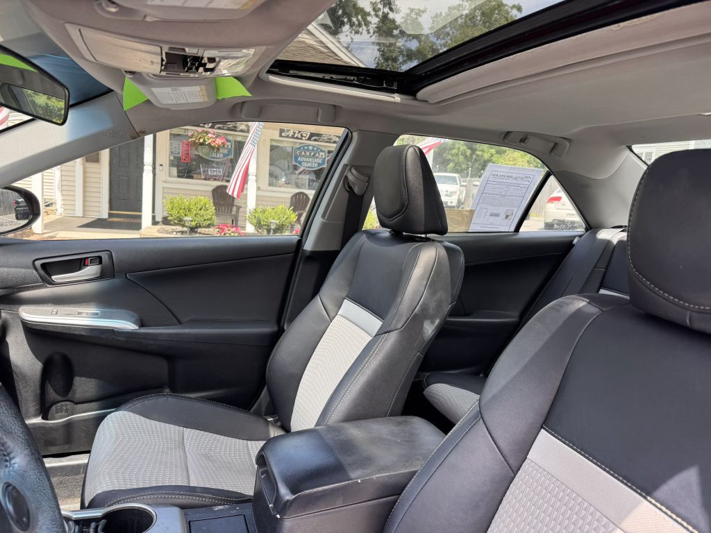 2013 Toyota Camry Image 10