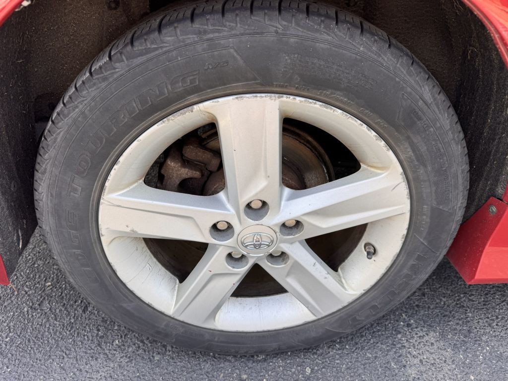 2013 Toyota Camry Image 11