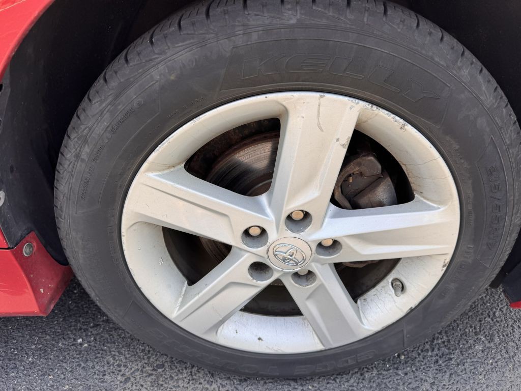 2013 Toyota Camry Image 12