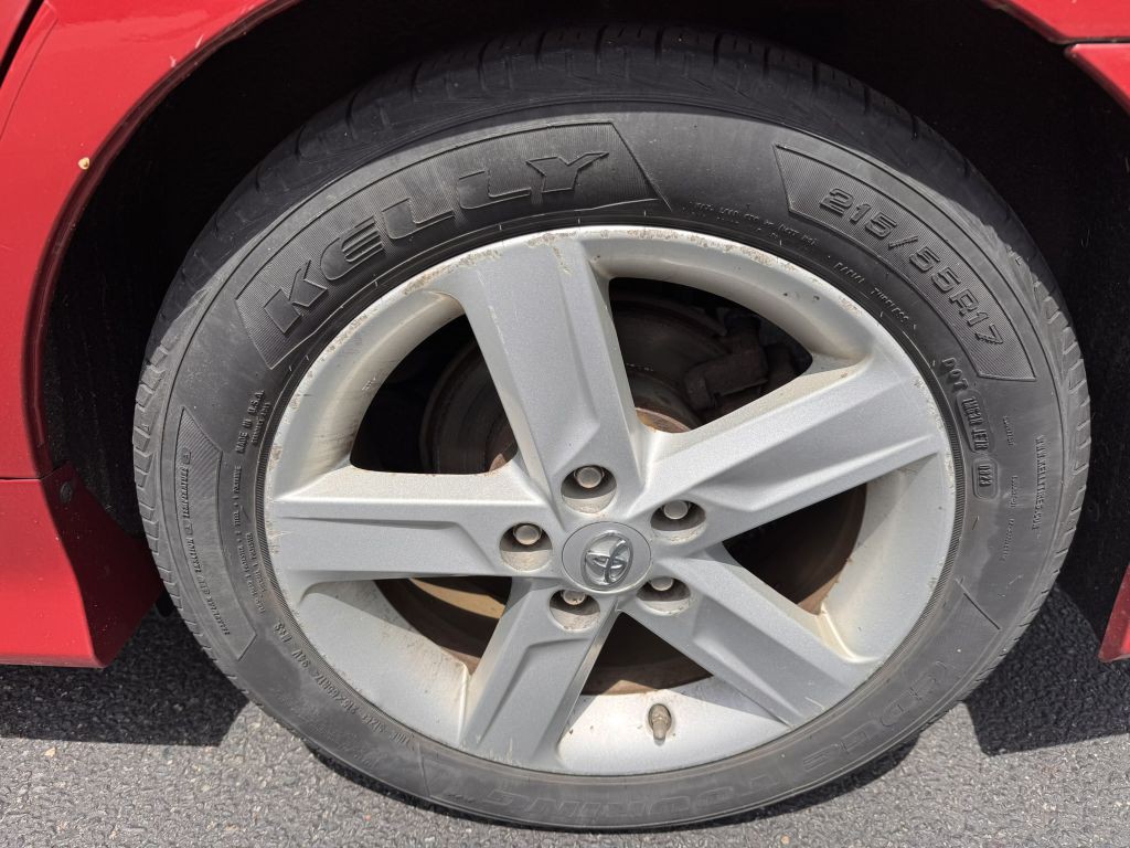 2013 Toyota Camry Image 14