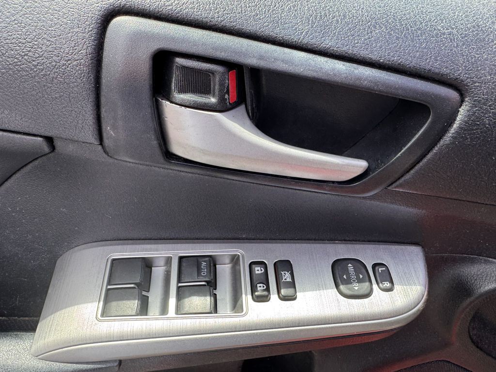 2013 Toyota Camry Image 15