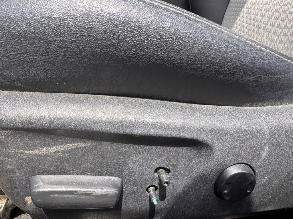2013 Toyota Camry Image 16