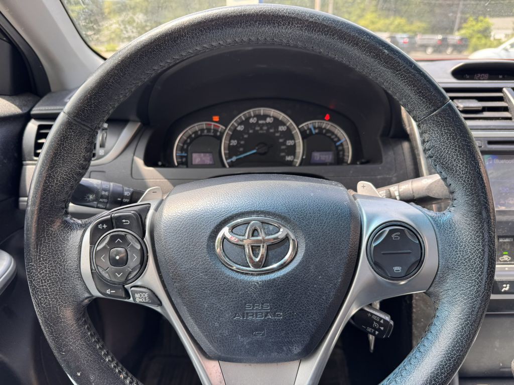 2013 Toyota Camry Image 17