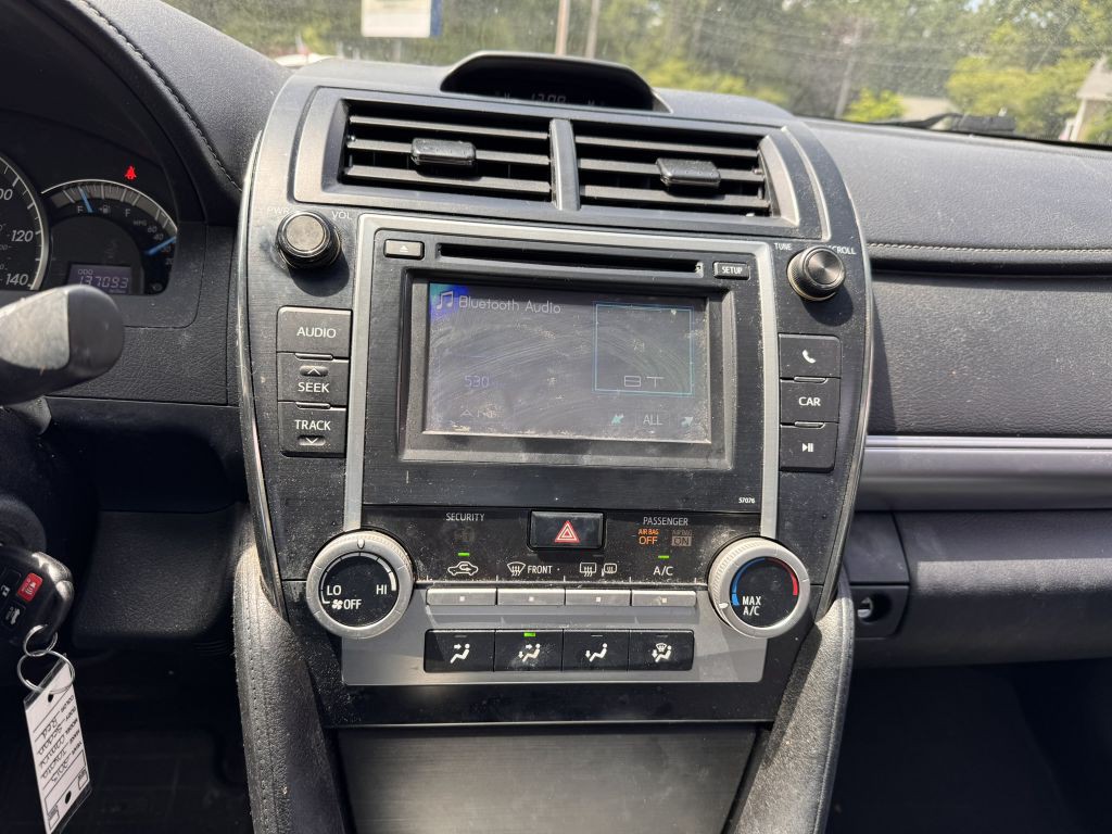 2013 Toyota Camry Image 18