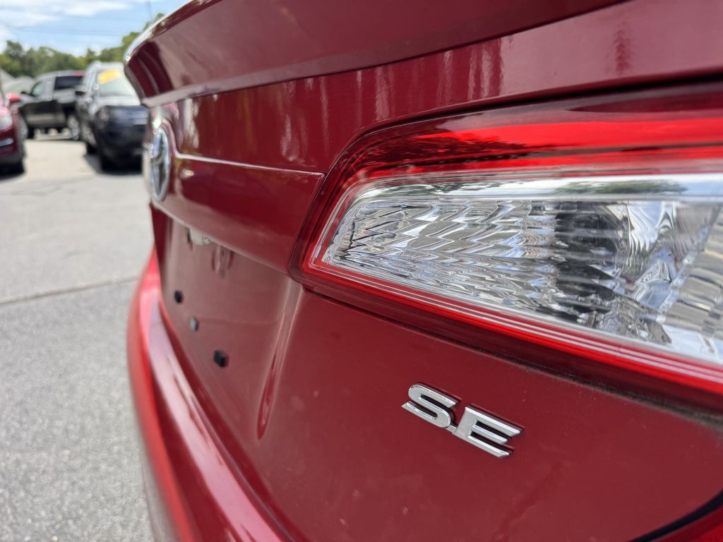 2013 Toyota Camry Image 21