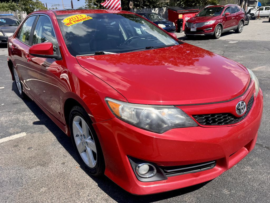 2013 Toyota Camry Image 2