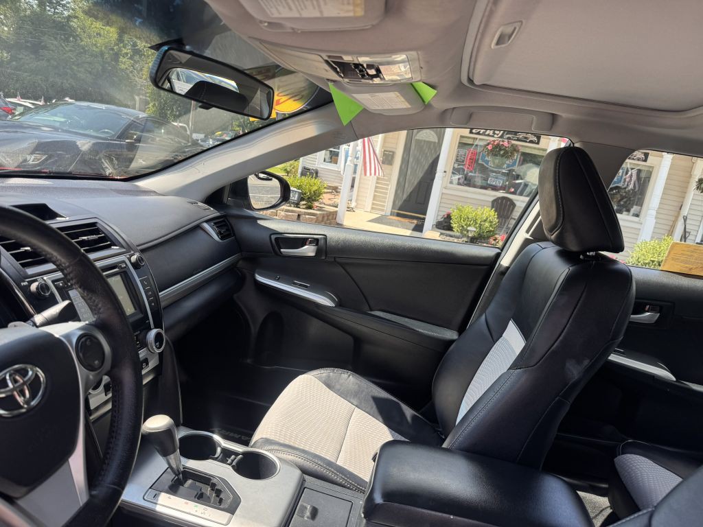 2013 Toyota Camry Image 8