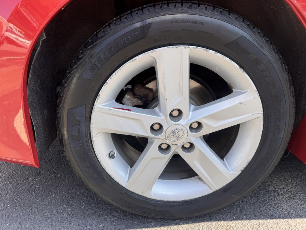 2013 Toyota Camry Image 10