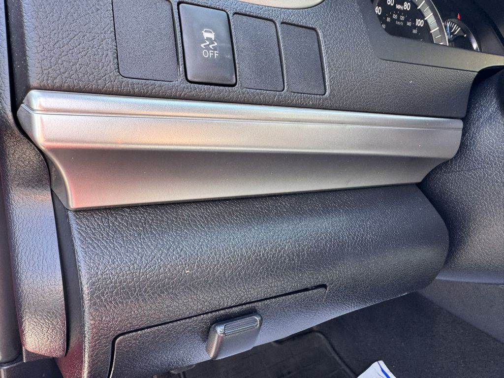2013 Toyota Camry Image 16