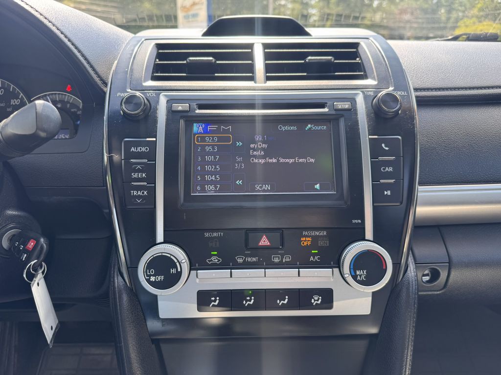 2013 Toyota Camry Image 19