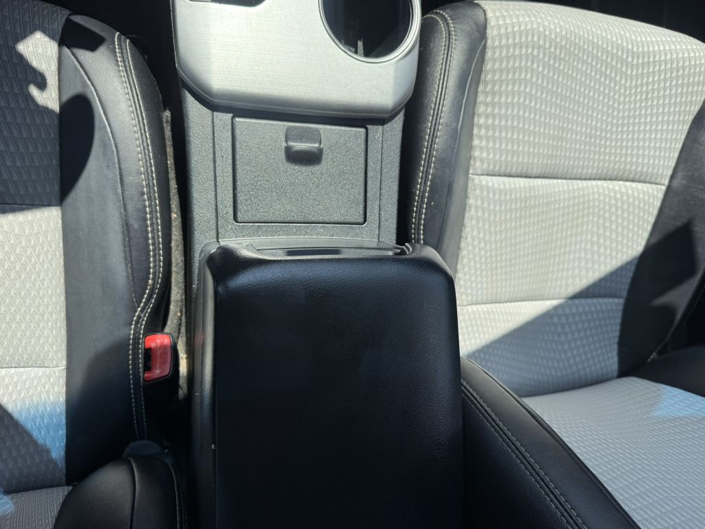 2013 Toyota Camry Image 20