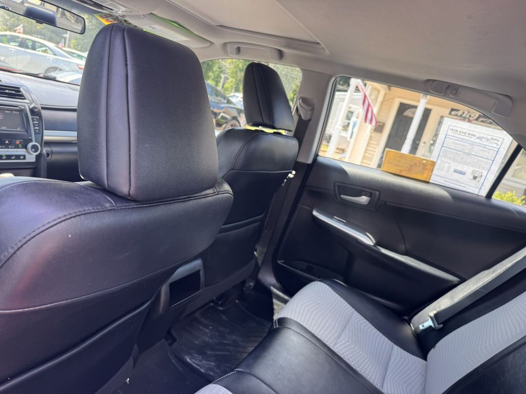 2013 Toyota Camry Image 23