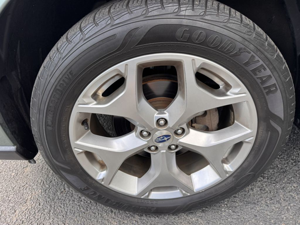 2017 Subaru Forester Image 10