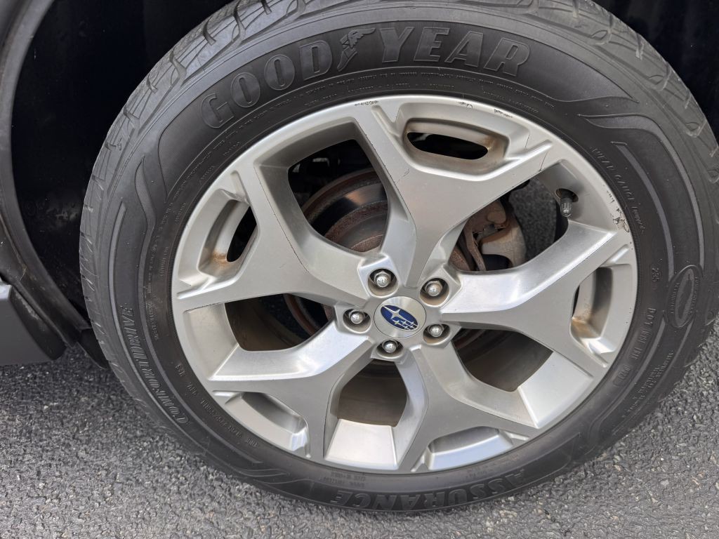 2017 Subaru Forester Image 11